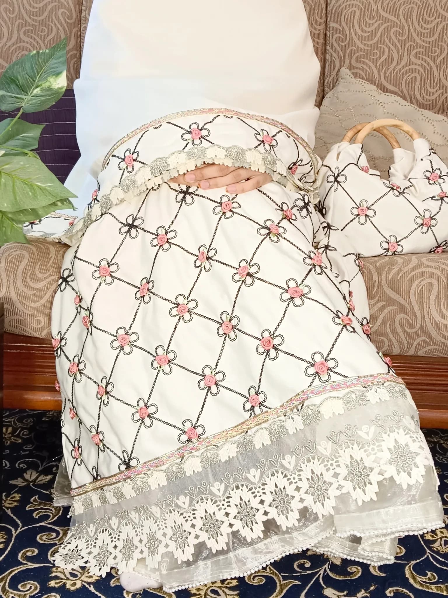 CREAM EMBROIDERED RIDA - Image 4