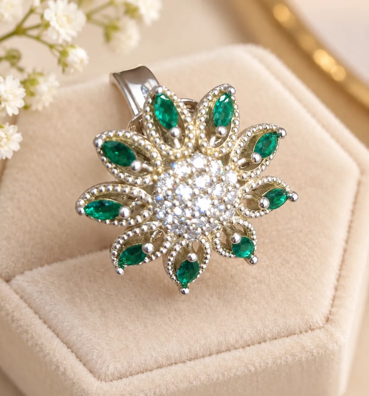 SILVER FLORAL GREEN-STONE RING - Image 1